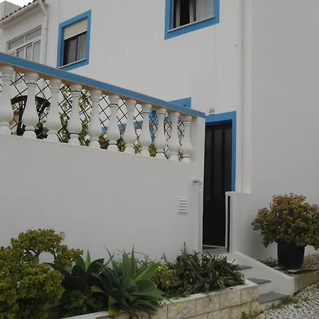 Holiday Bairro Social Encosta Do Sol بيت للعطل بودينز
