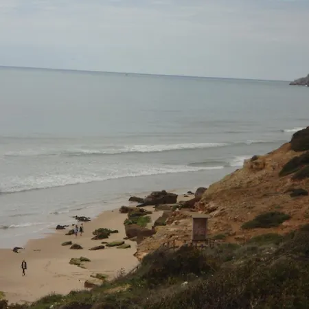 Holiday Bairro Social Encosta Do Sol بودينز